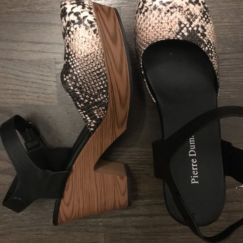 Ankle strap clogs